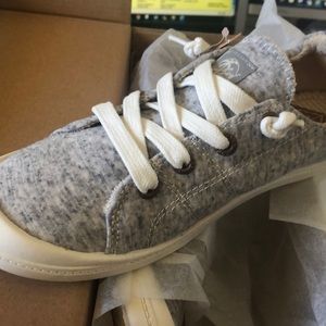 Roxy Canvas shoes